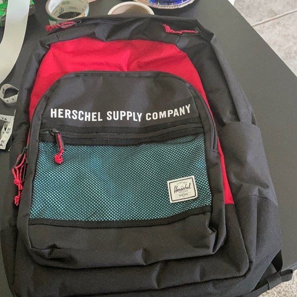 Herschel Supply Company Other - Herschel backpack 🎒🎒